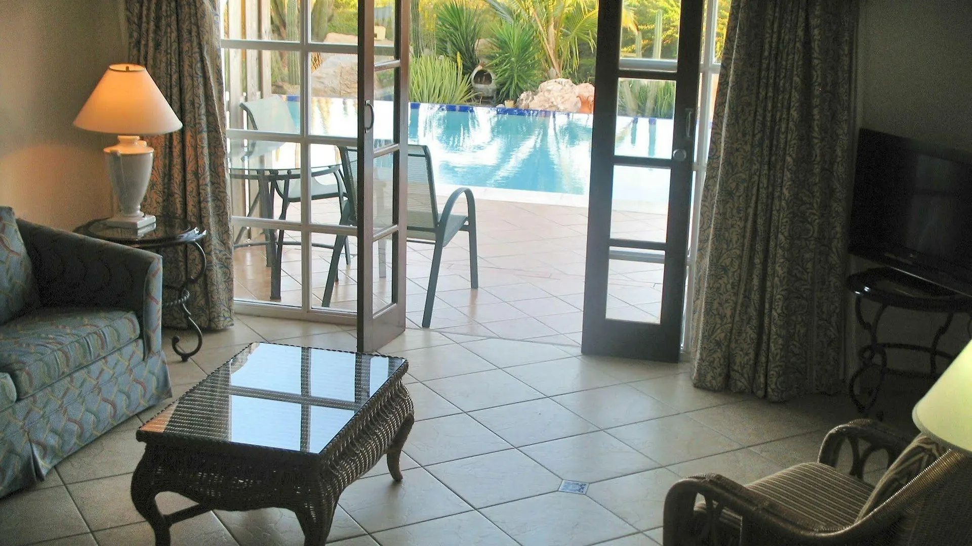 *** Apart Otel Aruba Cunucu Residence Palm Beach Aruba