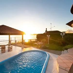https://pousada-kia-ora-bombinhas.santa-catarina-brasil.com